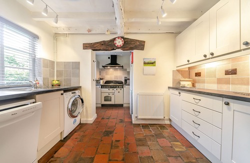 Jackfield Cottage | Family-Friendly Stay at Sleepy Hollow with Cozy Open Fire