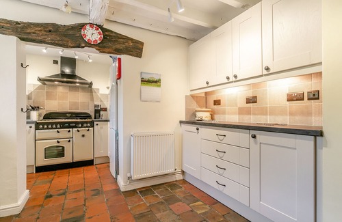 Jackfield Cottage | Family-Friendly Stay at Sleepy Hollow with Cozy Open Fire