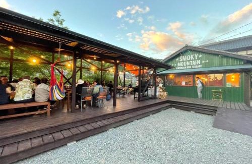 Karatsu House | Exceptional Stay at Sleepy Mountain: Pet-Friendly Retreat