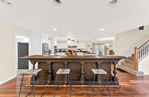 Magnolia House | Gated Private Estate with Pool, Spa & Lake Near The Woodlands