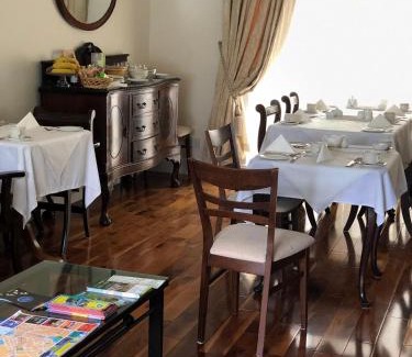 Claddagh Bed & Breakfast | Discover Sli Na Mara: Family-Friendly Stay with Dining