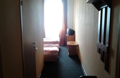 Yaroslavl Hotel | Budget-Friendly Stay at Slice Hotel with Hot Tub Access