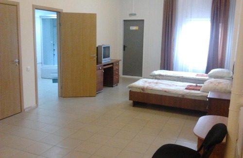 Yaroslavl Hotel | Budget-Friendly Stay at Slice Hotel with Hot Tub Access