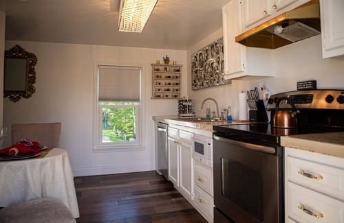 Ste Genevieve House | Heavenly Family Retreat with Kitchen & Top Guest Ratings