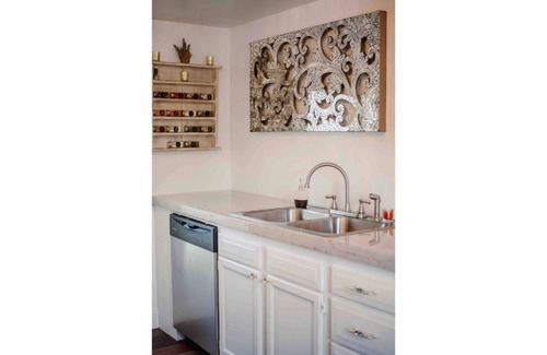 Ste Genevieve House | Heavenly Family Retreat with Kitchen & Top Guest Ratings