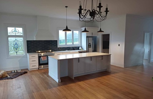 Okaihau House | Refreshingly Renovated Villa with Pet-Friendly Amenities