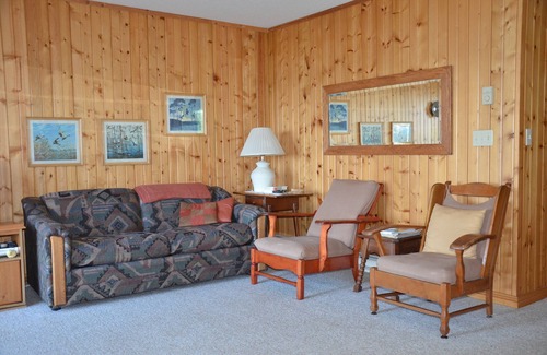 Grenville Cabin | Discover a Slice of South Dakota Paradise with Pool & Views