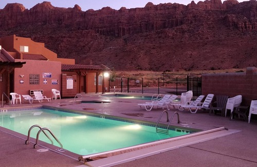 Moab South Valley House | Experience Slickrock Sands: Pet-Friendly Oasis with Hot Tub