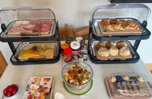 Carrick Bed & Breakfast | Oceanfront Slieve League House B&B with Hot Tub & Views