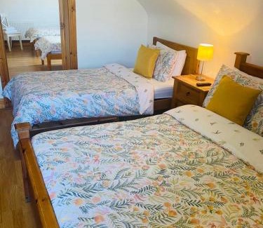 Carrick Bed & Breakfast | Oceanfront Slieve League House B&B with Hot Tub & Views