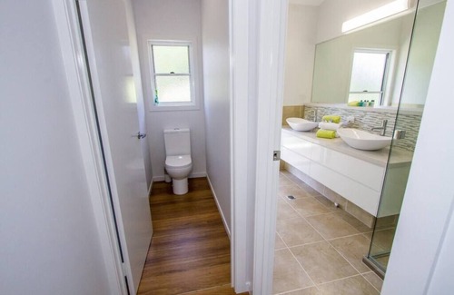 Seventeen Seventy House | Experience Breathtaking Bay Views at Slipaway Hotel