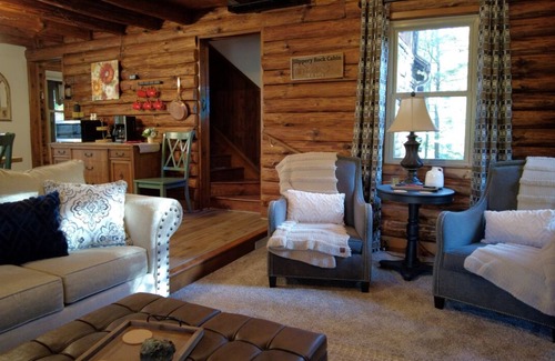 New Castle Cabin | Idyllic Slippery Rock Cabin by the Creek Near Parks