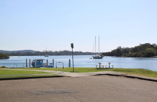 Laurieton House | Family-Friendly Slipways: Comfort and Convenience Await