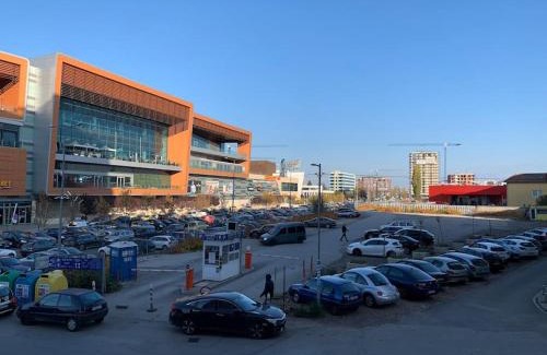 rayon Triaditsa Apartment | Ideal Stay at Sliver City Near Paradise Mall & Metro