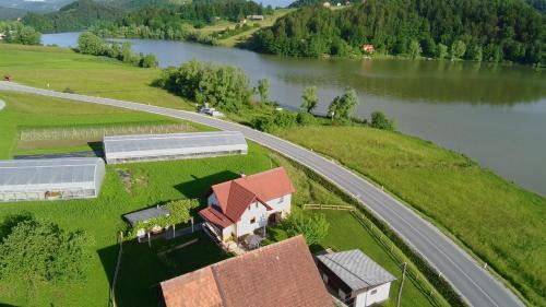 Bostanj House | Family-Friendly Retreat at Slivnisko Jezero Hisa