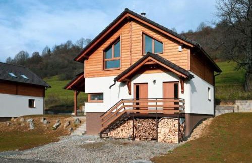 Myto pod Dumbierom House | Discover Slnečné Chaty pod Ďumbierom: Family-Friendly Retreat