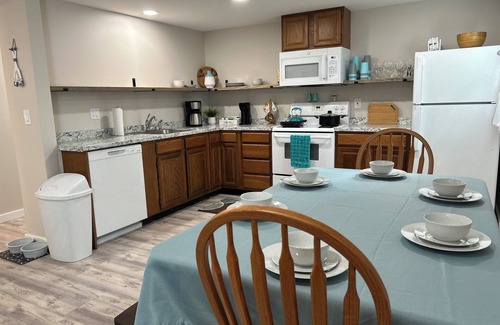 Prudenville House | Discover Sloanhouse: Perfect Houghton Lake Views Awaits