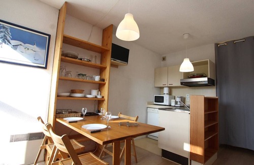 Saint-Chaffrey Apartment | Cozy Apartment Saint-Chaffrey with Scenic Lake Views
