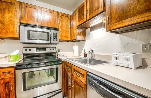 Steamboat Springs Condo | Inviting Remodeled Steamboat Condo with Hot Tub & Pool
