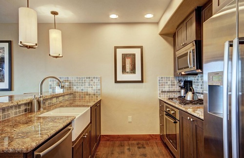 Peak 8 Condo | Prime Location: Slopeside Condo with Pool & Spa Access