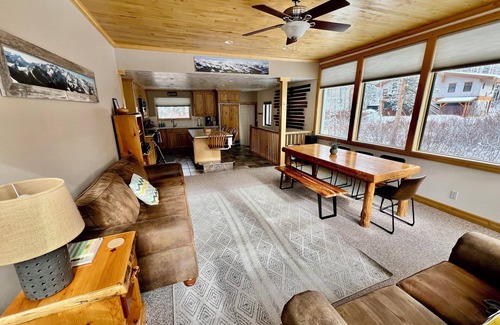Salt Lake Mountain Resorts House | Unforgettable Stay at Slopeside Cabin Near Chairlift