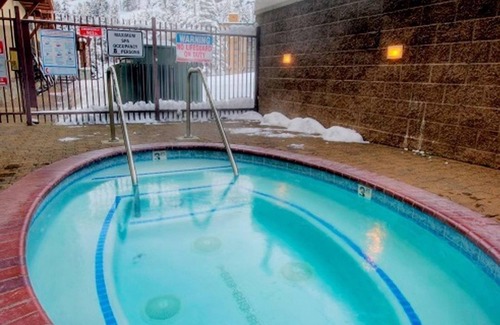 Kirkwood Condo | Premier Slopeside Hotel with Outdoor Hot Tub & Top Reviews