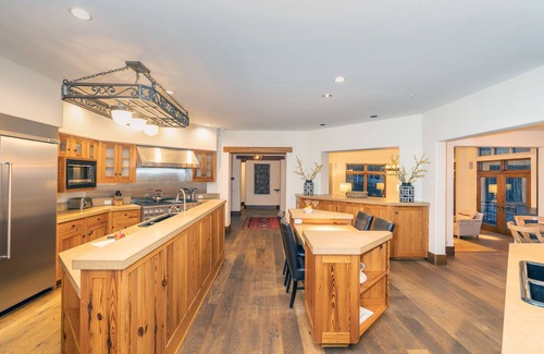 Mountain Village House | Unmatched Slopeside Villa: Ski-In/Out, Pet Friendly & Spa