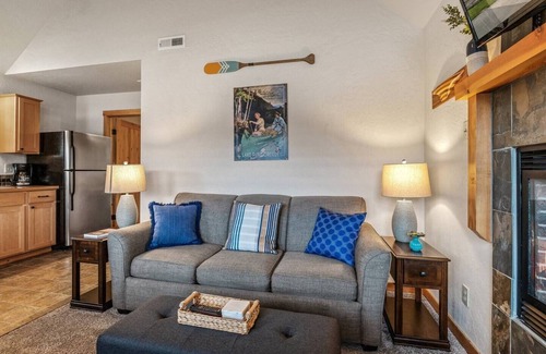 Dover Bay House | Lakefront 1 Bedroom Bungalow with Pool and Spa Amenities