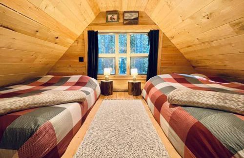 Regional District of Nanaimo House | Slow-Go Log Cabin in the Woods with Cozy Woodstove