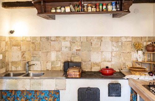 Lupoglav Apartment | Relaxing Escape at Slow Stay Home Rose in Istrian Village