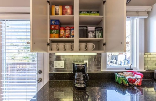 Old Town West House | Discover Bradoock Metro: Guest Rated 9.8 with Spa & Parking