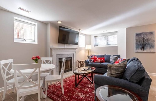 Old Town West House | Discover Bradoock Metro: Guest Rated 9.8 with Spa & Parking
