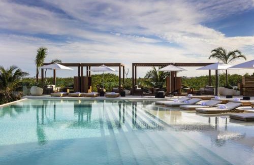 Zona Hotelera Hotel | Experience SLS Cancun: 5-Star Hotel with Oceanfront Bliss