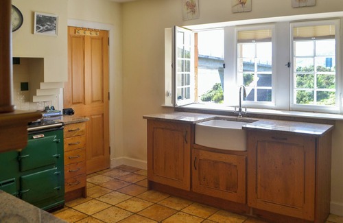 Dornoch Cottage | Exceptional 2 Bedroom Stay in Dornoch with Ocean Views