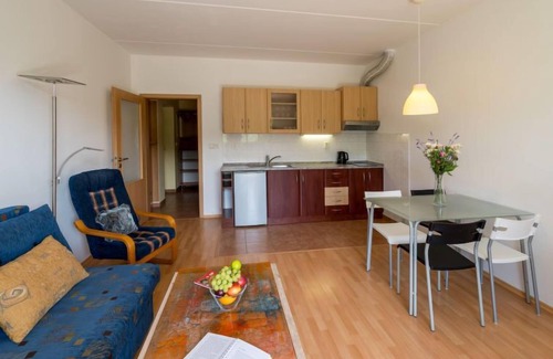 Janske Lazne Apartment | Inviting Sluneční stráň II with Spa & Lake Views