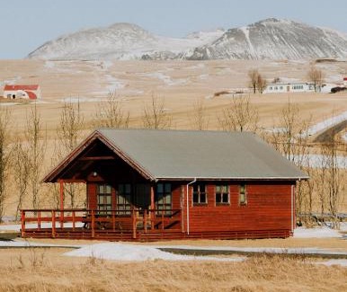 Fljotshlid House | Comfortable Smáratún Cottages & Chalets with Great Amenities