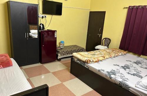 Gomti Nagar House | Pet-Friendly SM Guest House with Breakfast & Family Fun