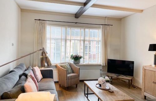 Serooskerke Apartment | Charming Smaakvol Vakantiehuis in Serooskerke, 4 Stars