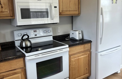 Wells Cottage | Prime Location in South Coast, Maine - Guest Rated 9.8