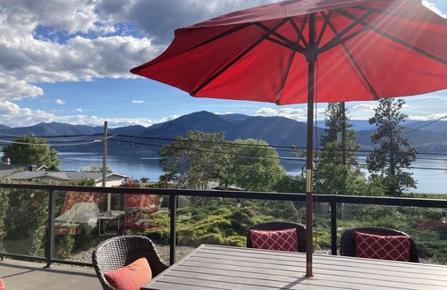 Okanagan-Similkameen House | Discover Wine Country Bliss with Spa & Pet-Friendly Amenities