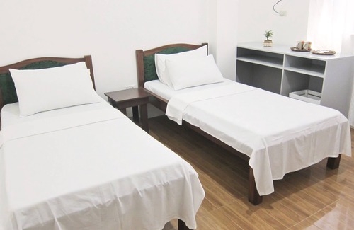 Santa Fe House | Guest Rated: 10/10 at SMAK's Apartment - Twin Room Retreat