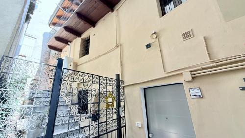 Pinerolo Apartment | Cozy Retreat at Small Alley Pinerolo - Pet & Child Friendly