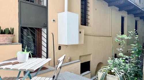 Pinerolo Apartment | Cozy Retreat at Small Alley Pinerolo - Pet & Child Friendly