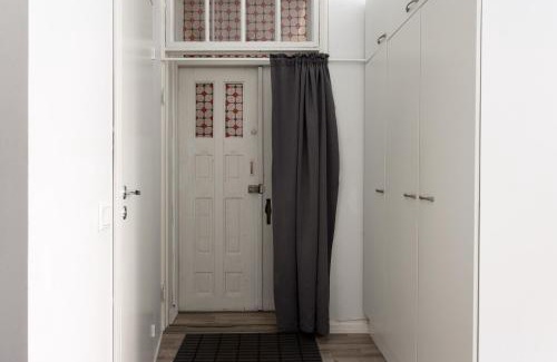 Etu-Toolo Apartment | Discover a Hidden Gem in Kamppi – 4-Star Comfort Awaits