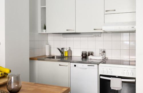 Etu-Toolo Apartment | Discover a Hidden Gem in Kamppi – 4-Star Comfort Awaits