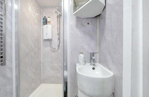 Peterborough Apartment | Cozy Pet-Friendly House for Memorable Stays in Peterborough