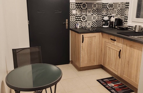 Rocbaron Bed & Breakfast | Unique Apartment with Kitchen for a Memorable Getaway