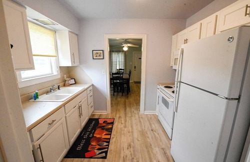 Buchanan Dam House | Stunning Lake View Villas at Buchanan Dam - Pet Friendly Retreat