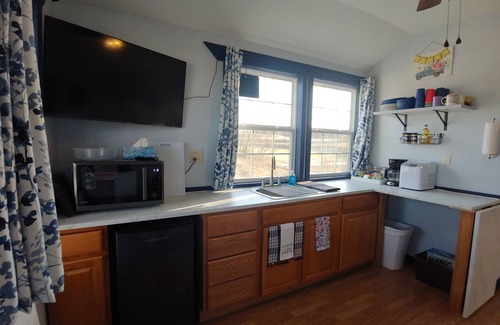 Buchanan County Cabin | Pet-Friendly Farm Cabin with Ocean View & Spa Amenities
