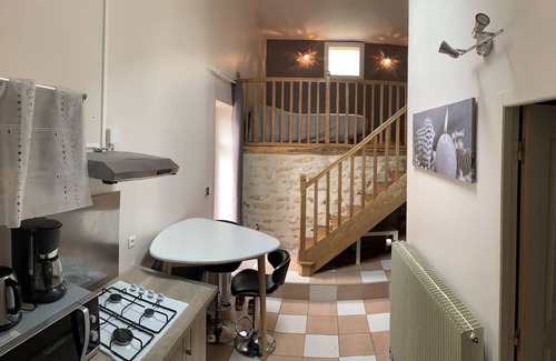 Chalandray House | Cozy Cottage by the River with Spa and Pool Near Futuroscope
